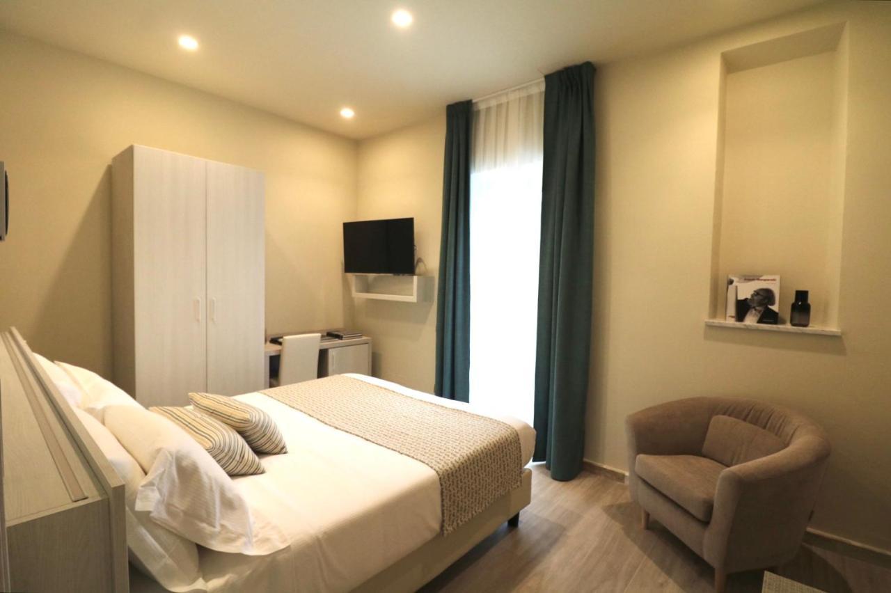 Doride Suites Boutique Hotel Марина-ди-Каррара Экстерьер фото